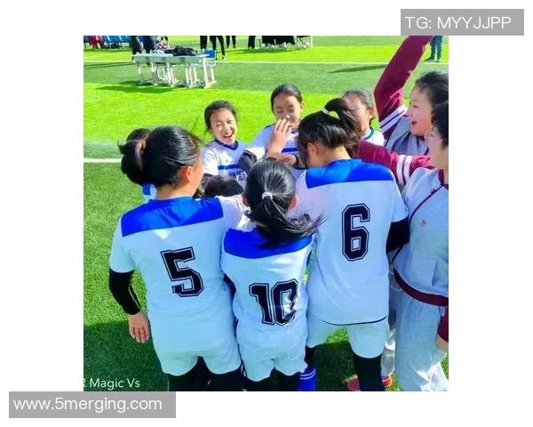 北师足球:青春拼搏与团队精神的完美结合展现校园体育魅力 北师足球:青春拼搏与团队精神的完美结合展现校园体育魅力